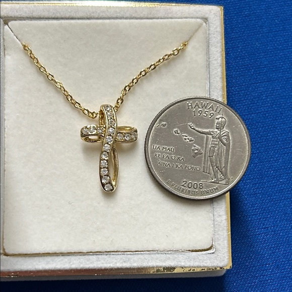 🖤NEW🔺’April Diamond’ Layered 18K Gold Cross Necklace with Australian crystals - Picture 5 of 8